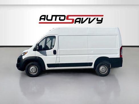 Used 2024 RAM ProMaster 2500 w/ Convenience Group FWD image 4