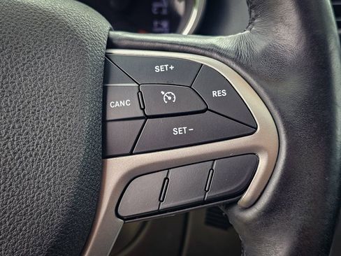 Used 2018 Jeep Grand Cherokee Limited AWD/4WD image 19