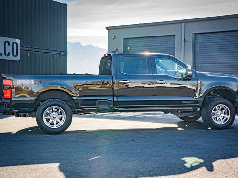 Used 2023 Ford F350 Platinum image 6