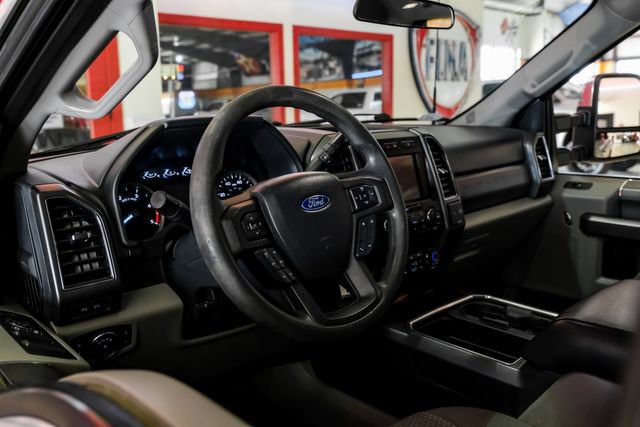 Used 2022 Ford F350 XLT w/ XLT Premium Package AWD/4WD image 18