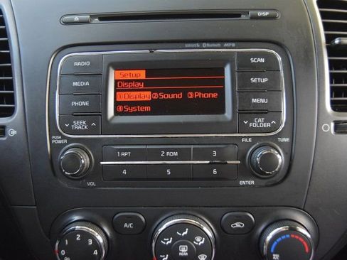 Used 2015 Kia Forte LX image 30