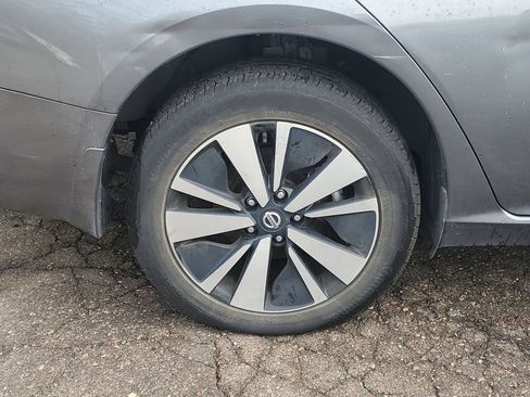 Used 2022 Nissan Altima 2.5 SV w/ SV Premium Package image 5