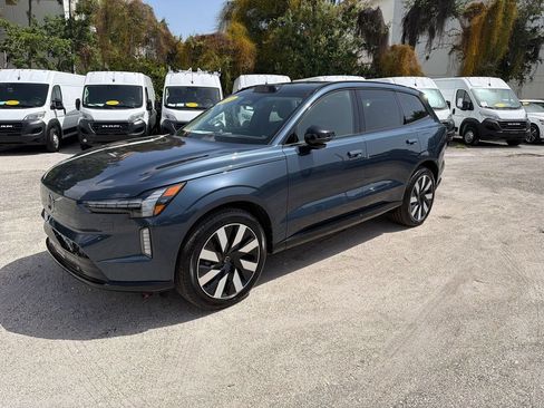 Used 2025 Volvo EX90 Ultra AWD/4WD image 1