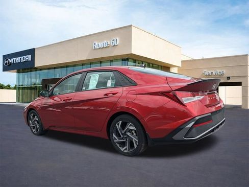 Certified 2025 Hyundai Elantra Sport FWD image 6