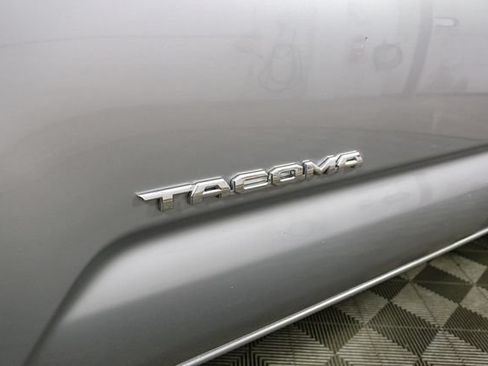 Used 2021 Toyota Tacoma TRD Sport w/ TRD Premium Sport Package AWD/4WD image 7