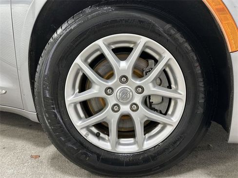 Used 2020 Chrysler Pacifica Touring-L image 14