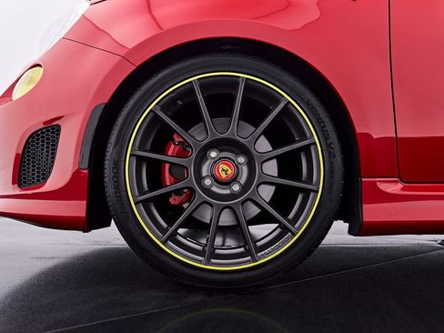 Used 2017 FIAT 500 Abarth w/ Popular Equipment Package FWD image 3