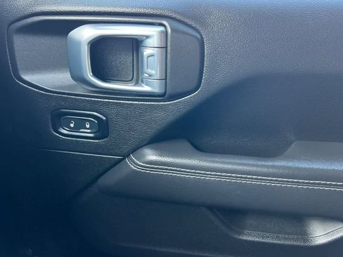 Used 2022 Jeep Wrangler Unlimited Sahara image 20