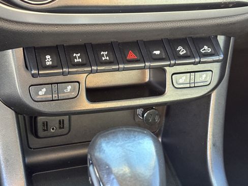 Used 2022 Chevrolet Colorado ZR2 image 35