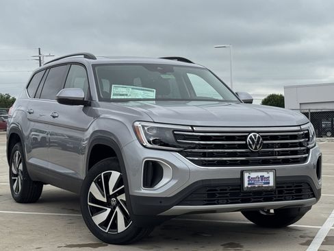 New 2026 Volkswagen Atlas SE FWD image 2