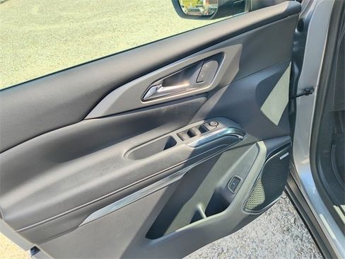 New 2026 Chevrolet Traverse LT w/ Enhanced Driving Package image 18