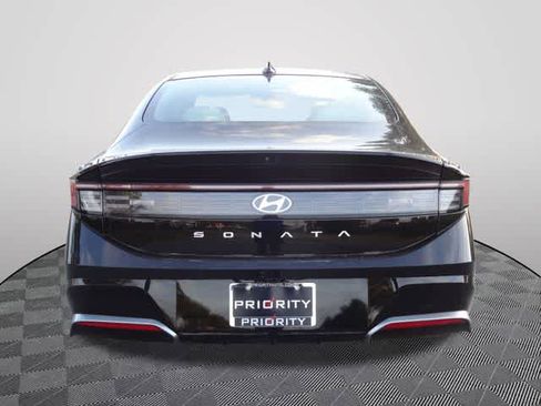 Used 2025 Hyundai Sonata SEL FWD image 3