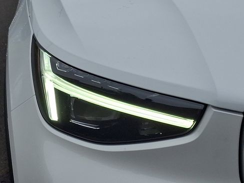 New 2025 Volvo XC40 B5 Plus w/ Protection Package Premier image 8