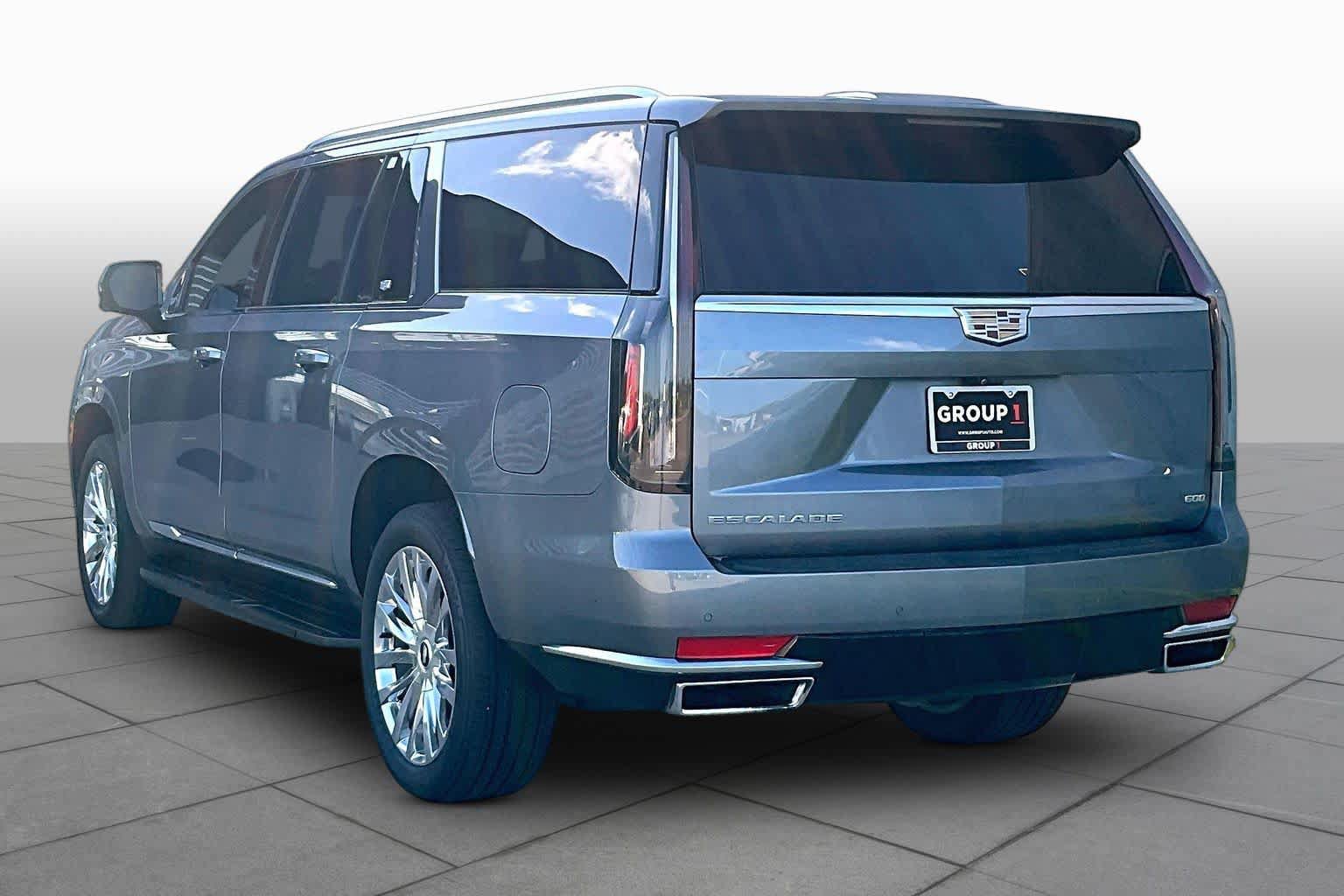 Used 2021 Cadillac Escalade ESV Premium Luxury RWD image 12