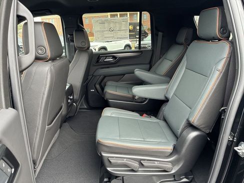 New 2026 GMC Yukon XL AT4 image 18