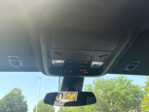 Used 2021 Cadillac XT6 Luxury FWD image 17