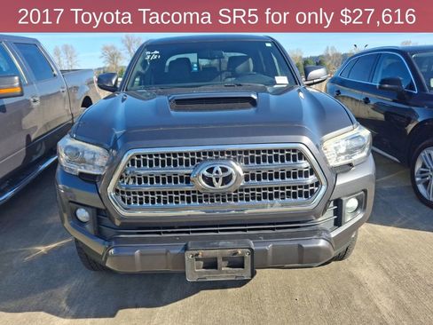 Used 2017 Toyota Tacoma TRD Sport w/ Premium & Technology Package image 3