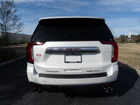 Used 2022 GMC Yukon XL Denali image 4