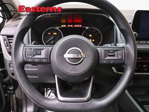 Used 2023 Nissan Rogue S AWD/4WD image 10