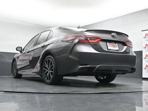 Used 2021 Toyota Camry SE FWD image 36