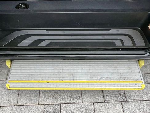 Used 2025 Mercedes-Benz Sprinter 2500 image 30