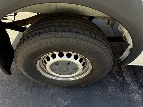 Used 2017 Mercedes-Benz Sprinter 2500 image 15