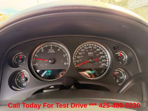 Used 2013 Chevrolet Avalanche LTZ AWD/4WD image 21