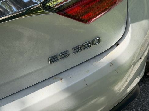 Used 2017 Lexus ES 350 w/ Accessory Package FWD image 5
