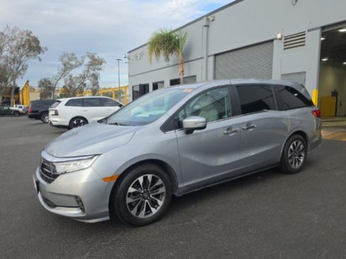 Used 2024 Honda Odyssey EX-L image 1