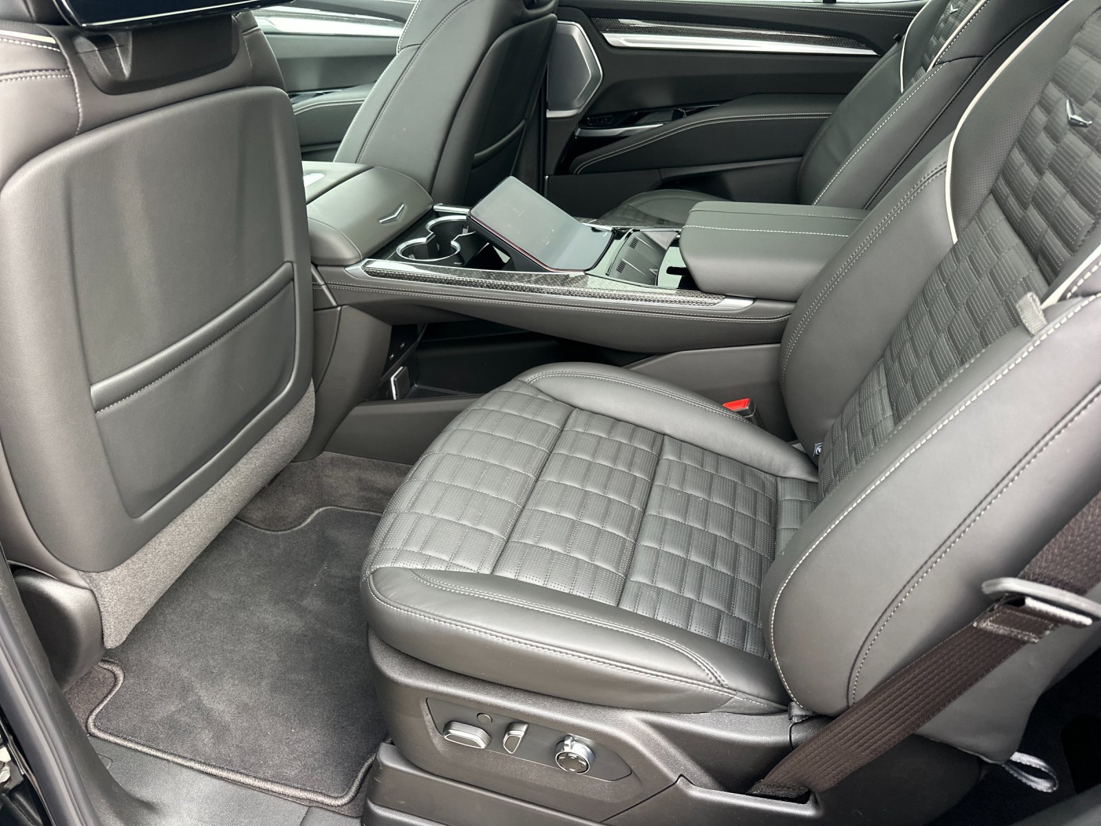 Used 2026 Cadillac Escalade V AWD/4WD image 12