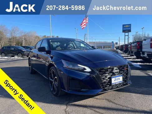 Used 2023 Nissan Altima 2.5 SR image 1