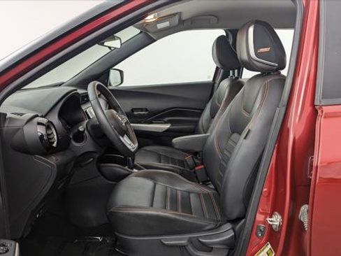 Used 2019 Nissan Kicks SR w/ SR Premium Package image 15