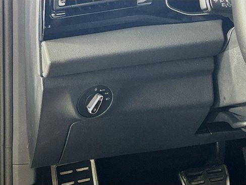 Certified 2025 Volkswagen Jetta Sport FWD image 10