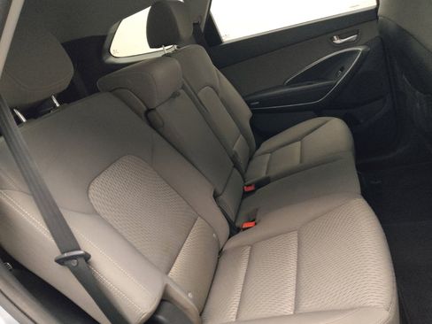 Used 2017 Hyundai Santa Fe SE image 19