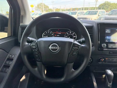 Used 2024 Nissan Frontier S AWD/4WD image 25