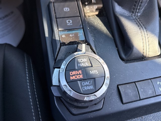 Used 2025 Toyota Tacoma TRD Off-Road AWD/4WD image 40