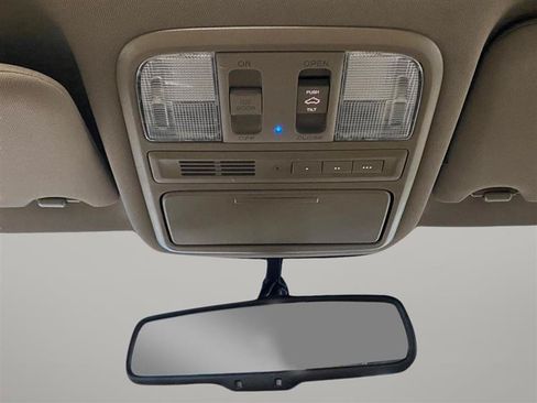 Used 2015 Honda Pilot Touring image 15