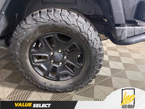 Used 2016 Jeep Wrangler Sahara AWD/4WD image 19