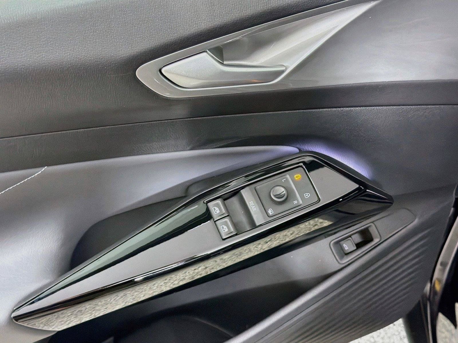 Certified 2024 Volkswagen ID.4 S RWD image 18