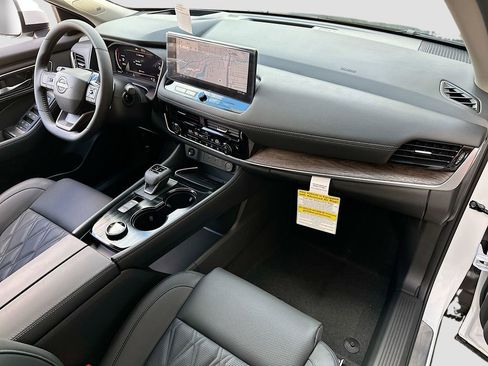 New 2026 Nissan Rogue Platinum image 31