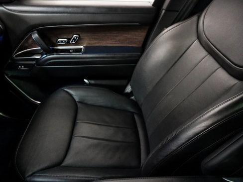 Used 2023 Land Rover Range Rover SE image 45