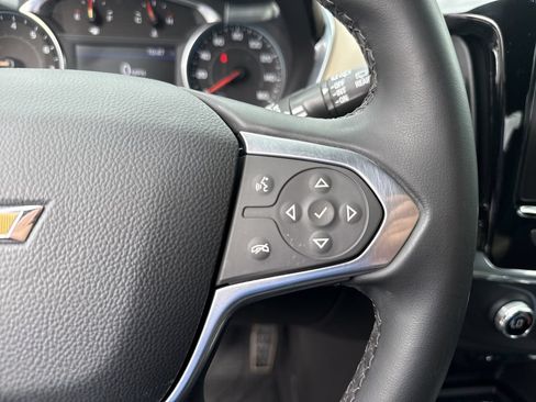 Used 2023 Chevrolet Traverse LT FWD image 23