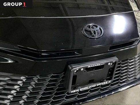 Used 2025 Toyota Camry SE AWD/4WD image 29