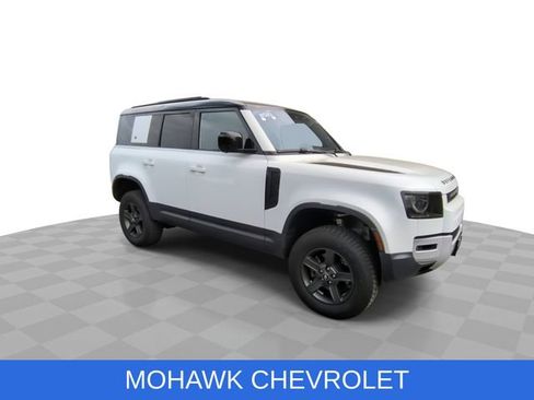 Used 2021 Land Rover Defender 110 AWD/4WD image 2