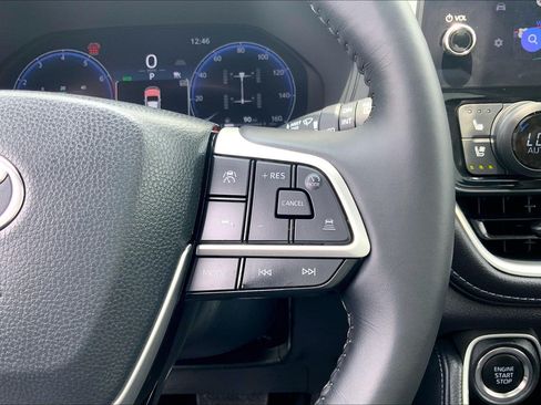 Used 2025 Toyota Grand Highlander AWD image 24