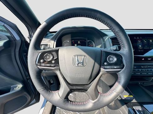 Used 2024 Honda Passport Black Edition image 14