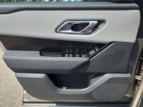 Certified 2026 Land Rover Range Rover Velar Dynamic SE AWD/4WD image 27