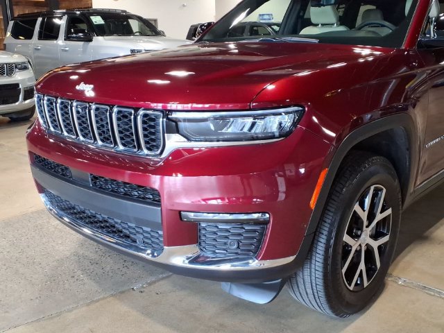 Certified 2024 Jeep Grand Cherokee L Limited w/ Luxury Tech Group II AWD/4WD image 8