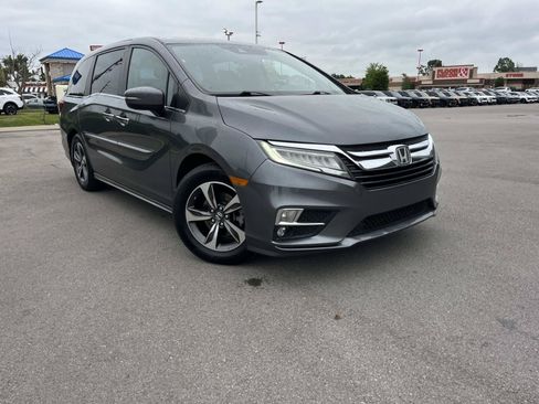 Used 2018 Honda Odyssey Touring image 1
