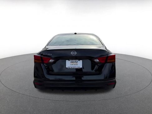 Used 2025 Nissan Altima 2.5 SV FWD image 12